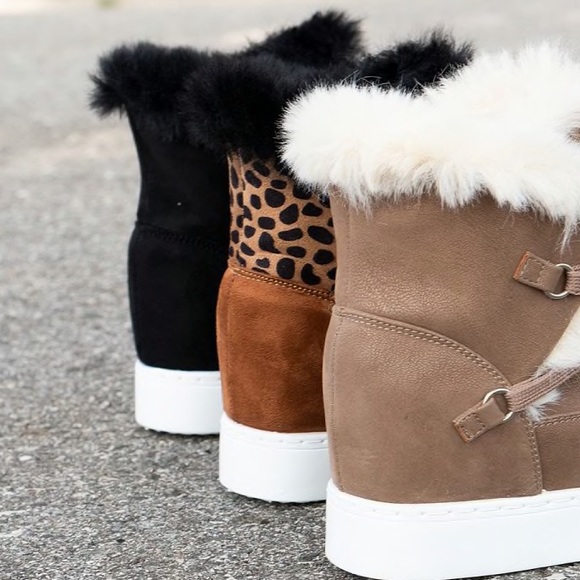 Black Stylish Lace Up Fur Wedge Sneakers - Picture 7 of 9